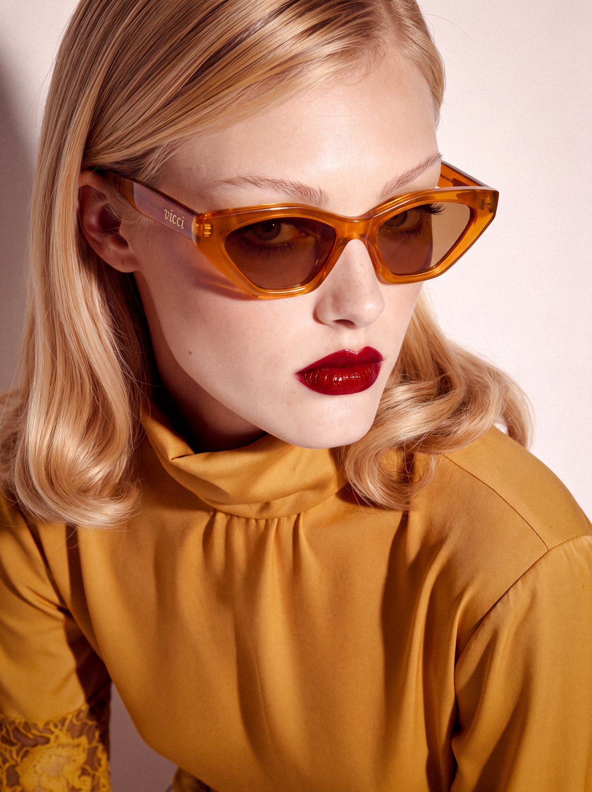 Lucia in Golden Amber